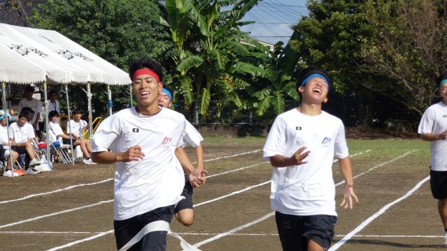 200M走